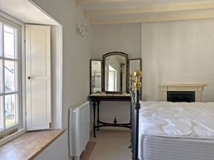 Photo 8- click for photo gallery